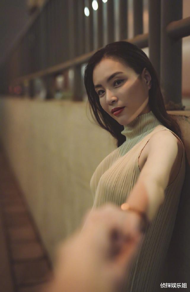 吴敏霞|吴敏霞拍孕期美照,二胎孕肚越来越大,张效诚亲自掌镜宠妻十足