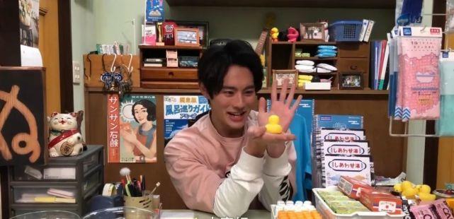 |假面騎士Revice：官方再次放出兩個視頻，Vice玩禮拜四梗