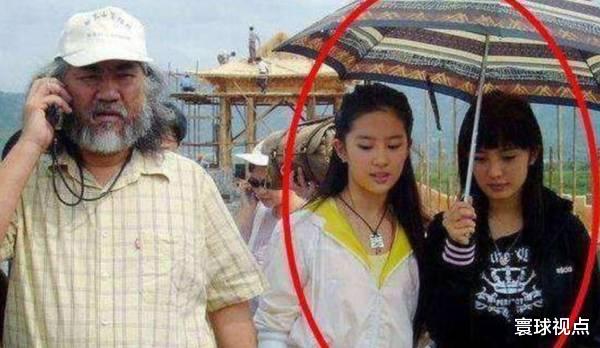 刘亦菲|17年匆匆而过，当初站在刘亦菲身后打伞的小女孩，已是一线明星