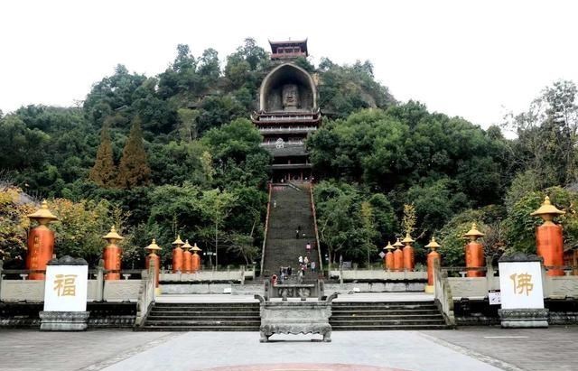 自贡 自贡周边哪里有好玩的地方？三个古迹值得一去，一个藏有“五绝”