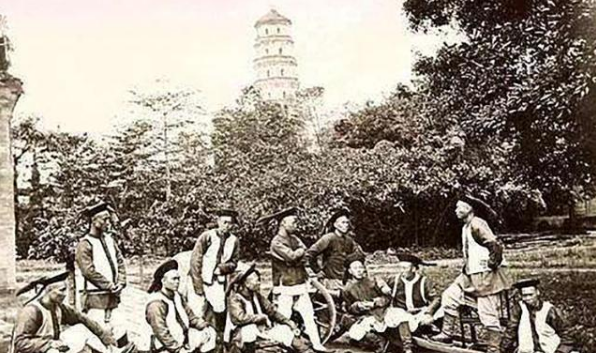 考古|清朝已经结束100多年了，为何还有人守护皇陵？谁给他们发工资？