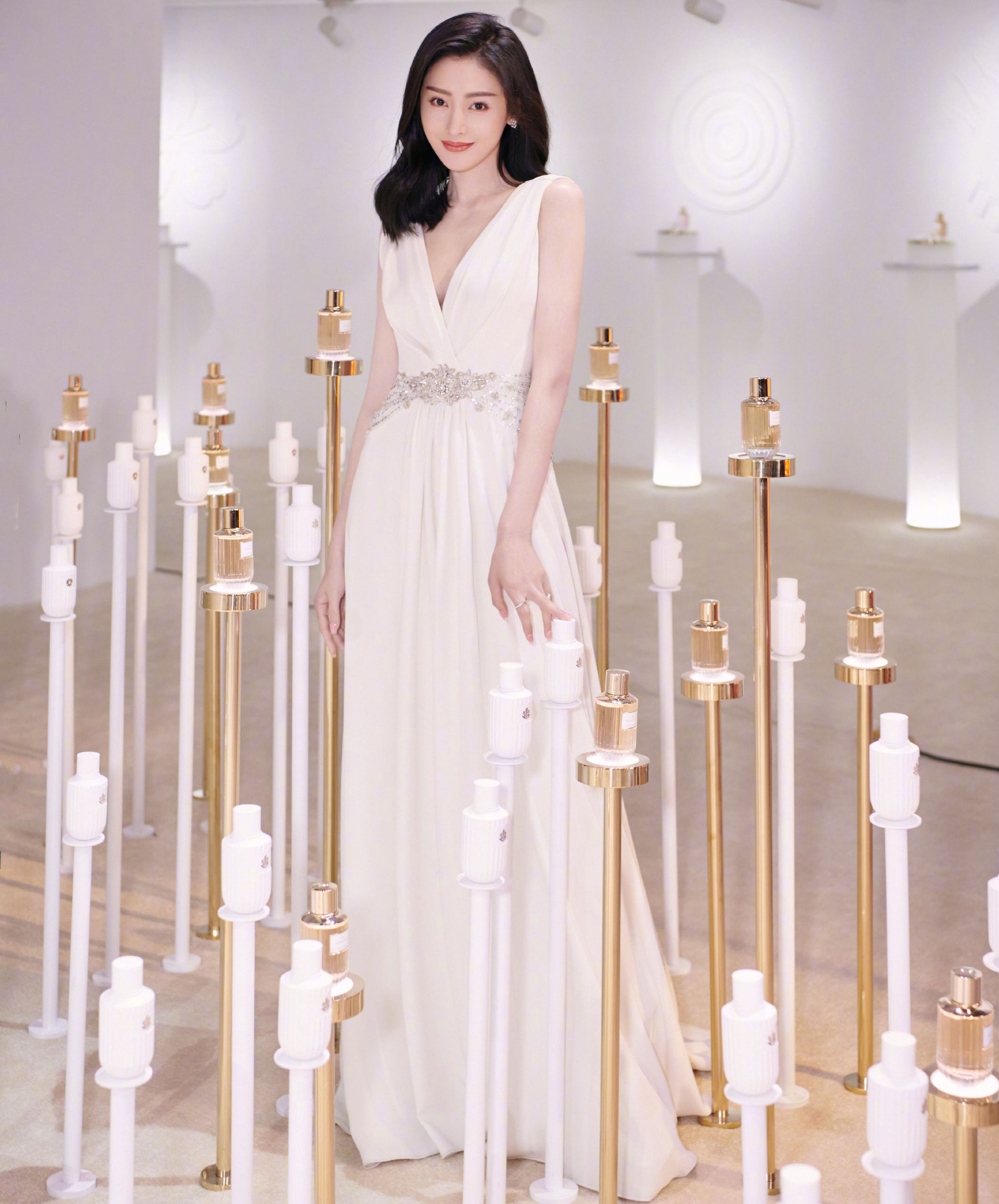 高瀚宇|《雪中悍刀行》14位美女换上现代装,一个比一个惊艳,你喜欢哪个