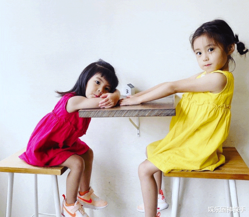 沙丘|贾静雯老公太幸福，屡在社交账号上晒合影，俩女儿出镜率高