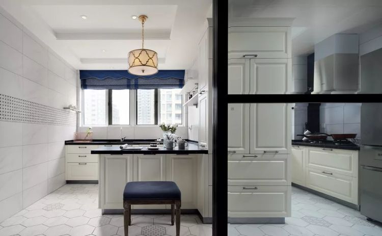 |新房装修非常漂亮，一个客厅尽显奢华大气！