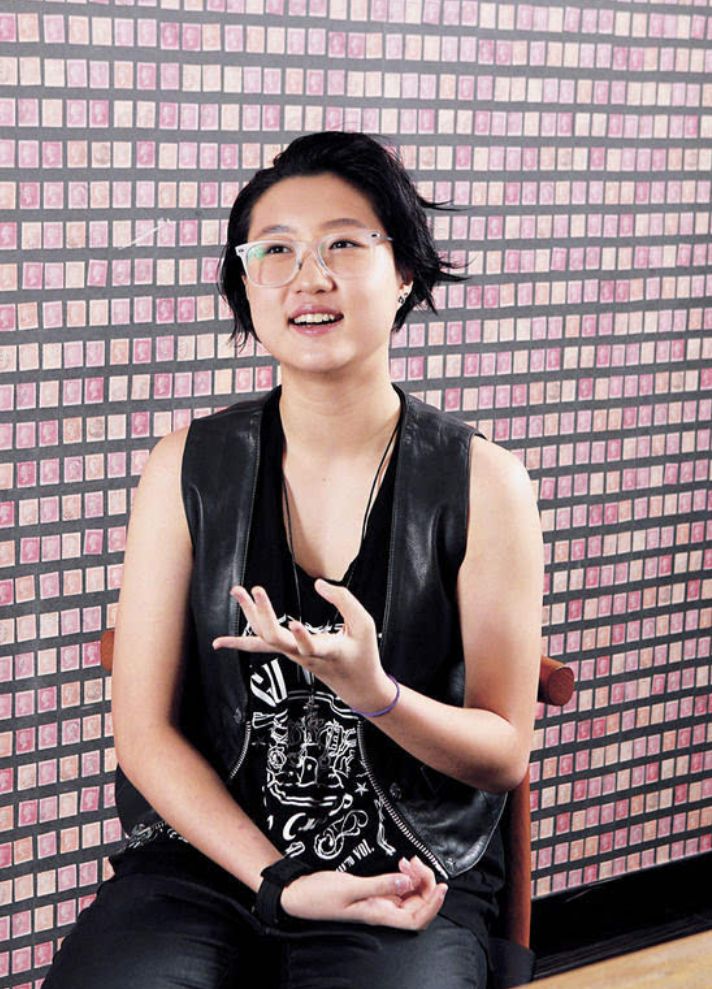 吴卓林|“成龙私生女”吴卓林:爹不认,娘不教,现实版被嫌弃的一生