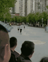 舜网 神评厉害了:给女的一巴掌,连个糖都保护不了以后还指望你保护我?