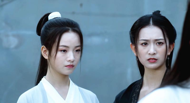 李庚希|长相普通不是你的错，但演女主只会“站桩”，就别怪女配抢风头了