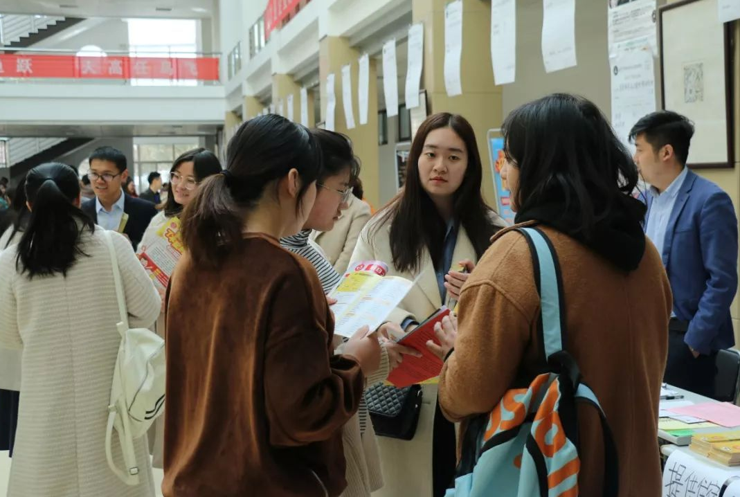 安妈育儿日|95后公务员晒出“工资条”，理想与现实的差距，网友：不敢相信