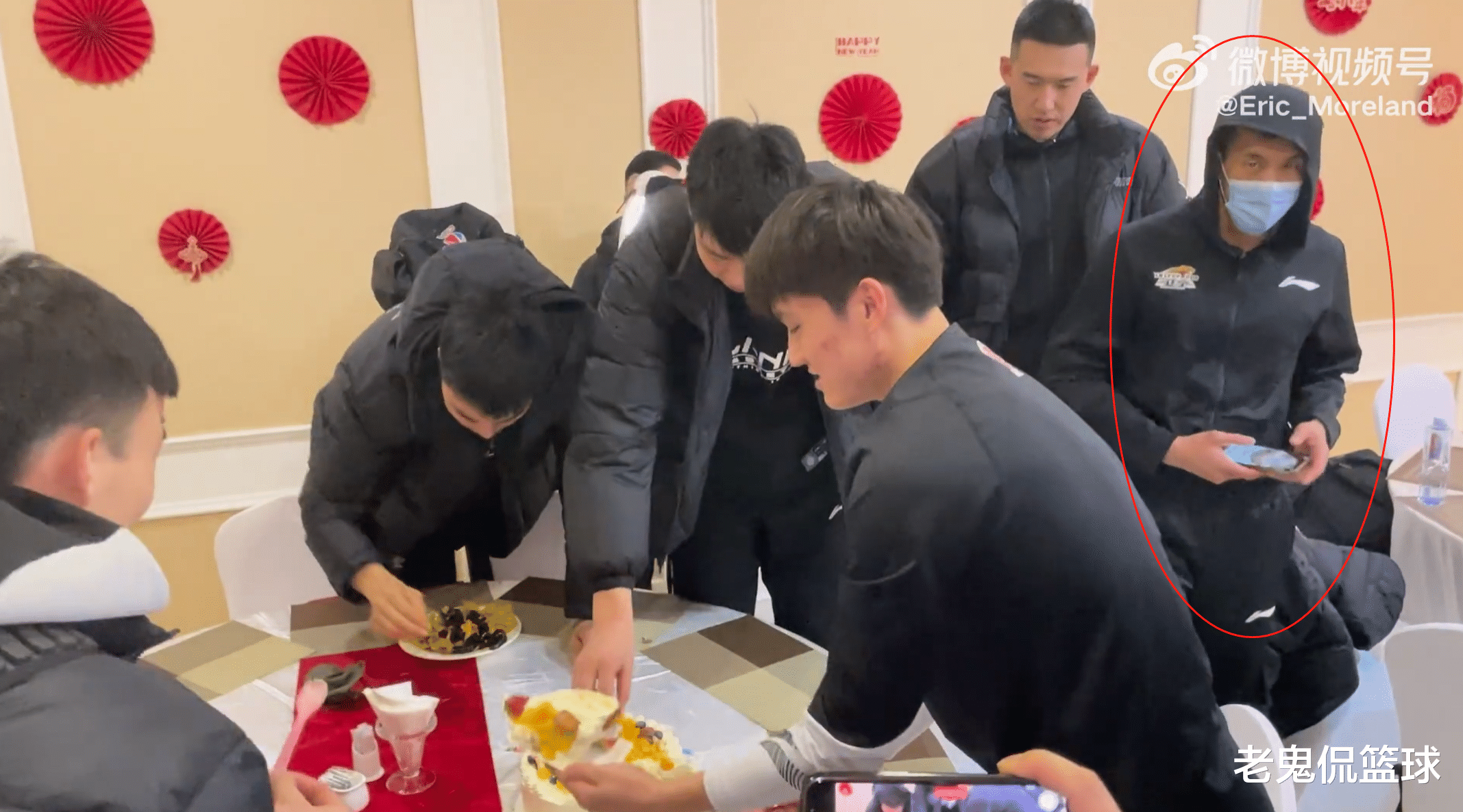 辽宁男篮|辽篮小将23岁生日，杨鸣暖心，郭艾伦冷漠，朱荣振吃货，1人开心