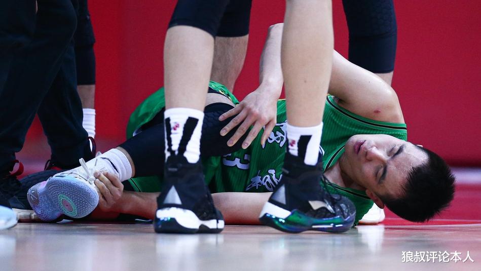 趙繼偉|趙繼偉傷病報告初步出爐，腳踝受傷直送醫院，恐就此退出男籃集訓