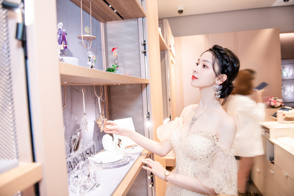 陈瑶|陈瑶星空璀璨流光裙性感甜美仙气飘飘写真