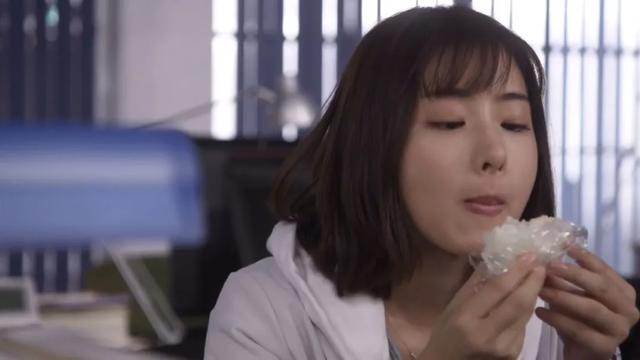 当代年轻人,把“糊弄学”搬进厨房