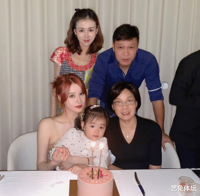 范志毅|范志毅女儿近照曝光,气质不输“水晶宫美妻”,英国国籍坐实