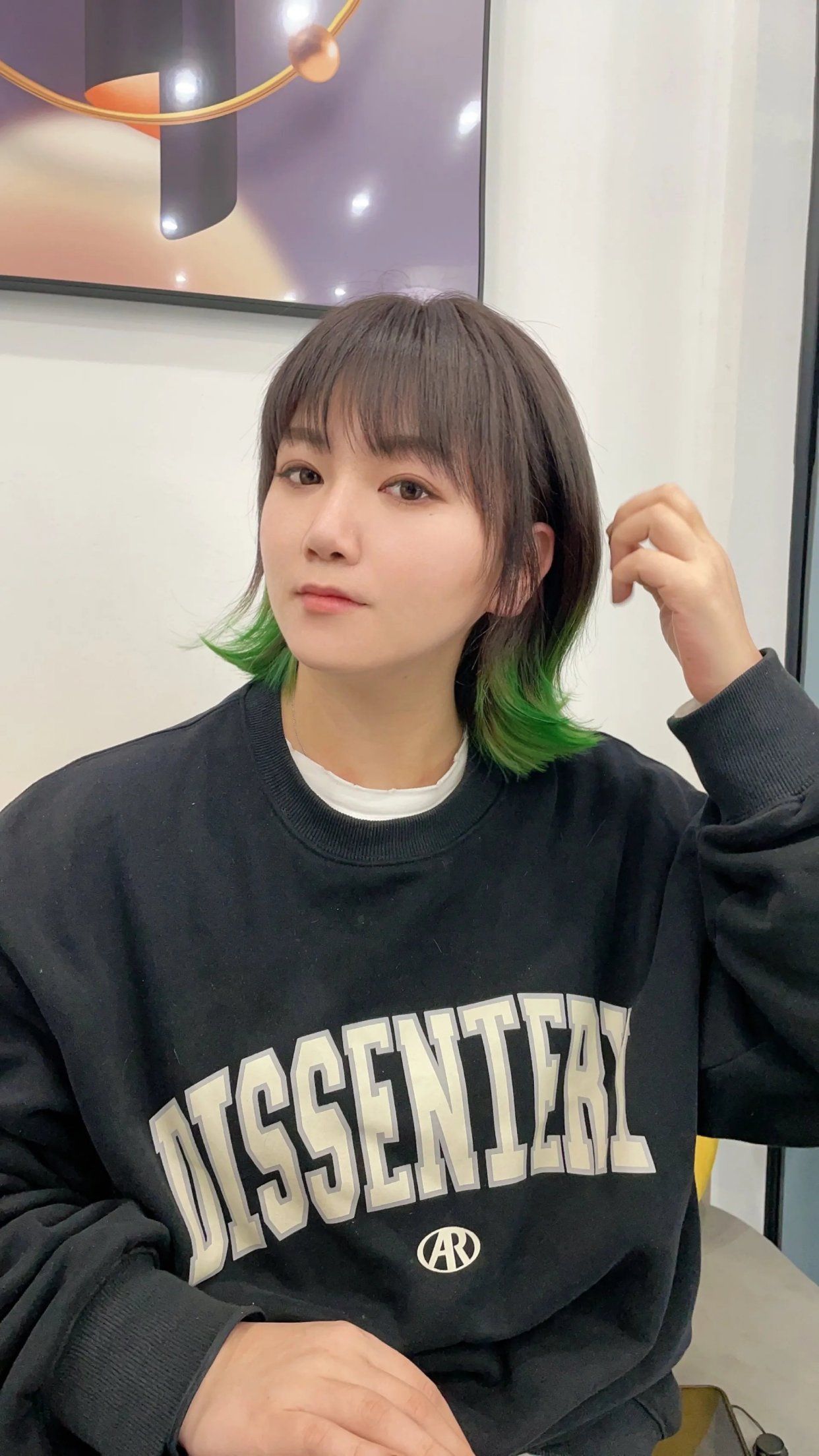 豆腐 今年年底发型怎么剪？全头卷齐刘海狼尾发都不错，精选15款任你挑