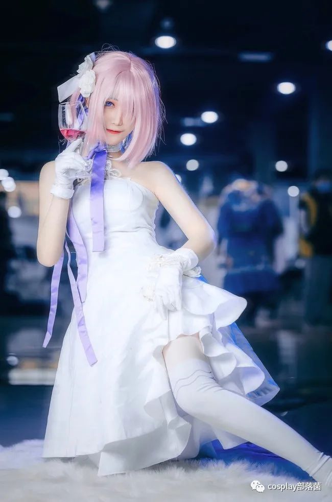|cos：fgo玛修花嫁cos场照