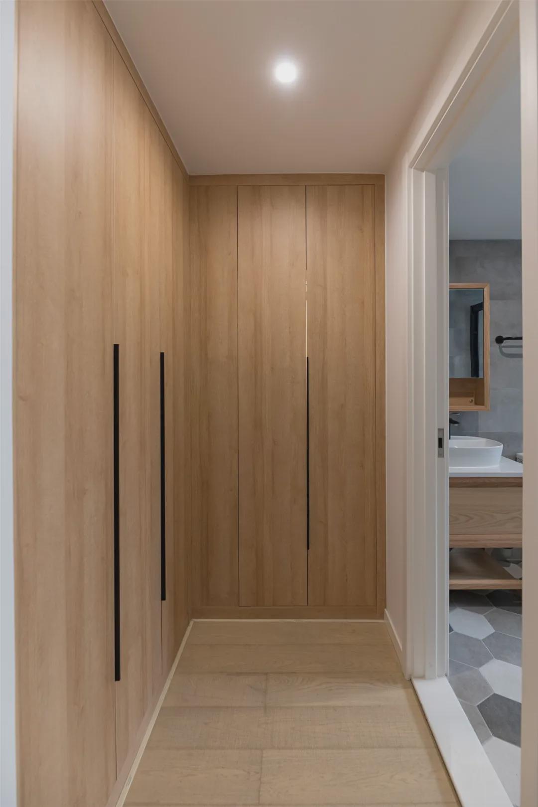 |卧室还装传统衣柜？拜托这样设计，分分钟挤出一个衣帽间！不香吗