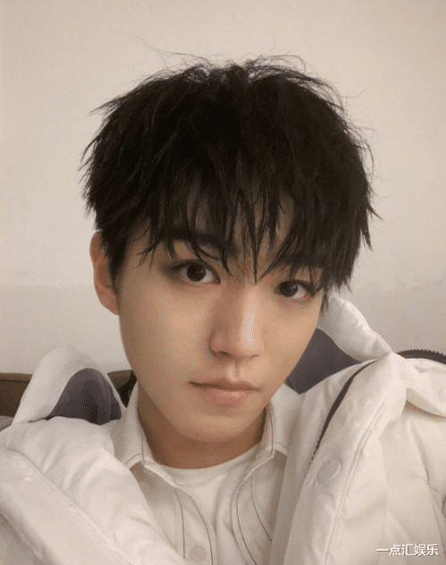 王俊凯|王俊凯直播透露视力5.2,护眼秘诀首次听说,怪不得这么优秀