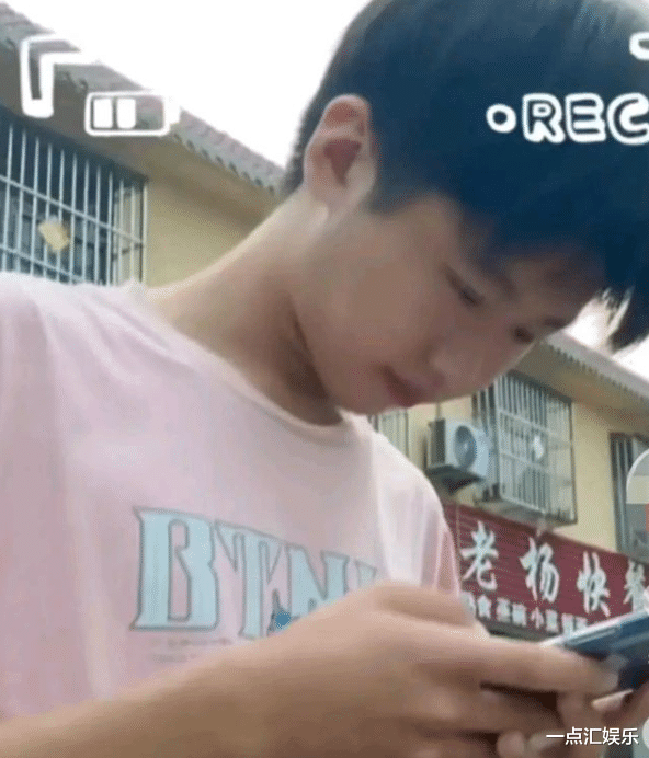 姐姐|买家姐姐晒孙卓照，没心没肺傻笑，网友：生父绝望生母崩溃