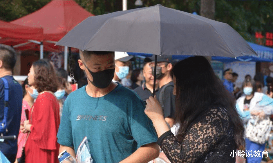 考试|高考结束后不问成绩，先揍孩子一顿？家长表示：真的快忍不住了！