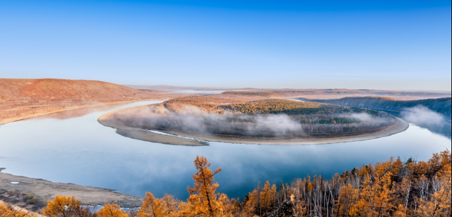 若珍|我国北方一河流,河水清澈无比,但却漆黑一片,面积比长江还大!