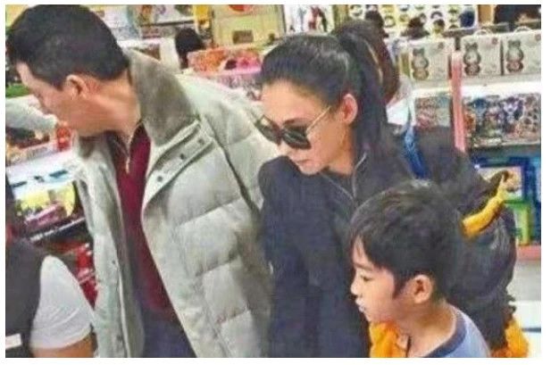 张柏芝|张柏芝三儿子生父身份未明，现在又怀上四胎？谢霆锋绝不接受出轨