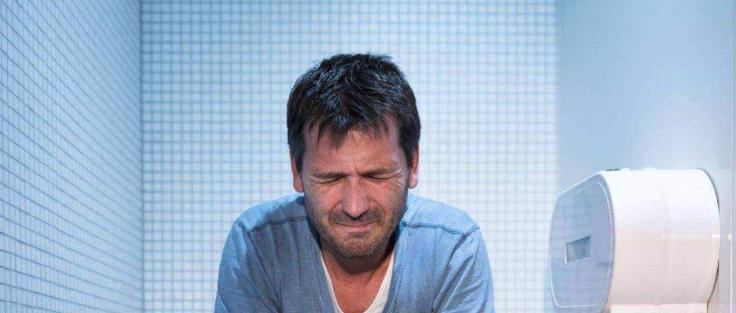 排便|史上被屎憋死的人,3年没上厕所,粪便高达36斤!