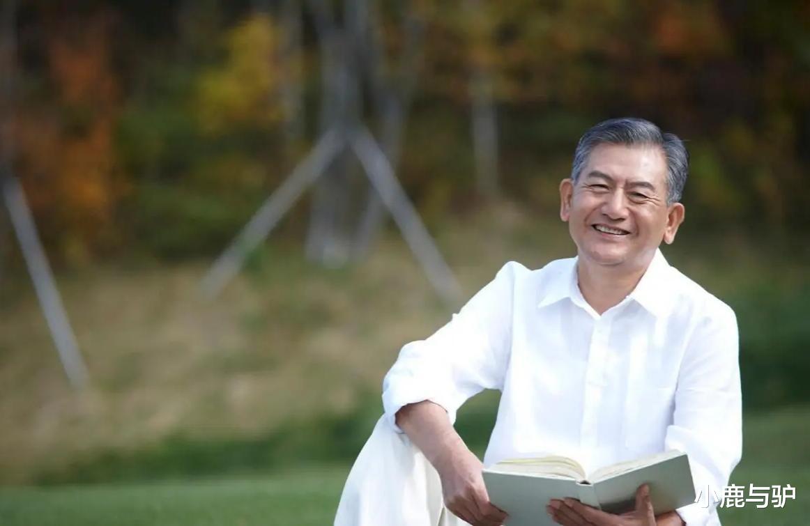 小鹿与驴 66岁老大爷：既不同居也不领证，这种独特的养老方式让我幸福快乐