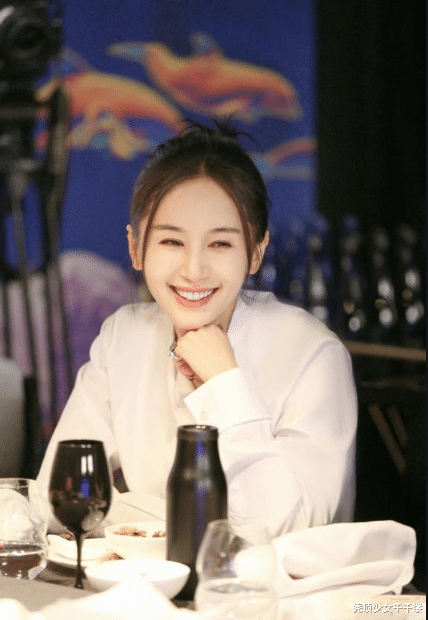 王子文|王子文坐吴永恩肩上自拍撒狗粮,意外曝光同居环境,好甜蜜啊!