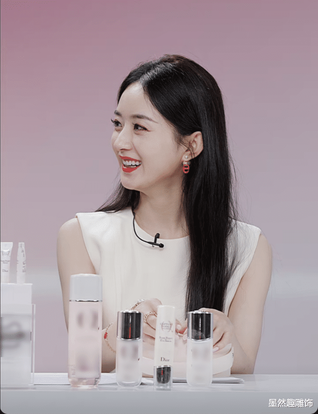 赵丽颖|赵丽颖单身后首次开直播，被问到与冯绍峰离婚原因，她这样回应！