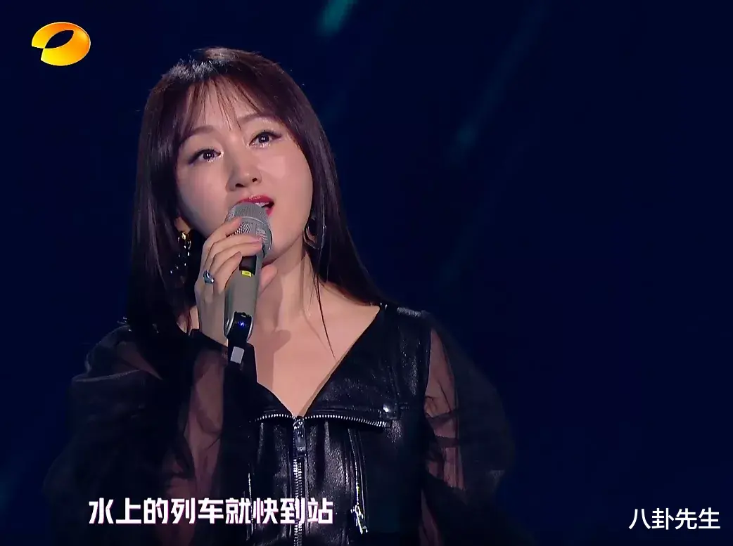 张彬彬|湖南卫视开心夜：金晨鼻子瞩目，TWINS造型拖后腿