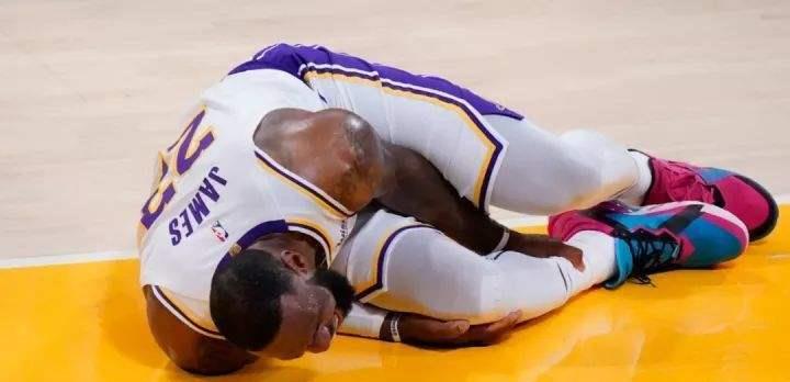 老舍|詹姆斯职业生涯还剩多少！40退役？外媒：他的身体和意志很坚强！