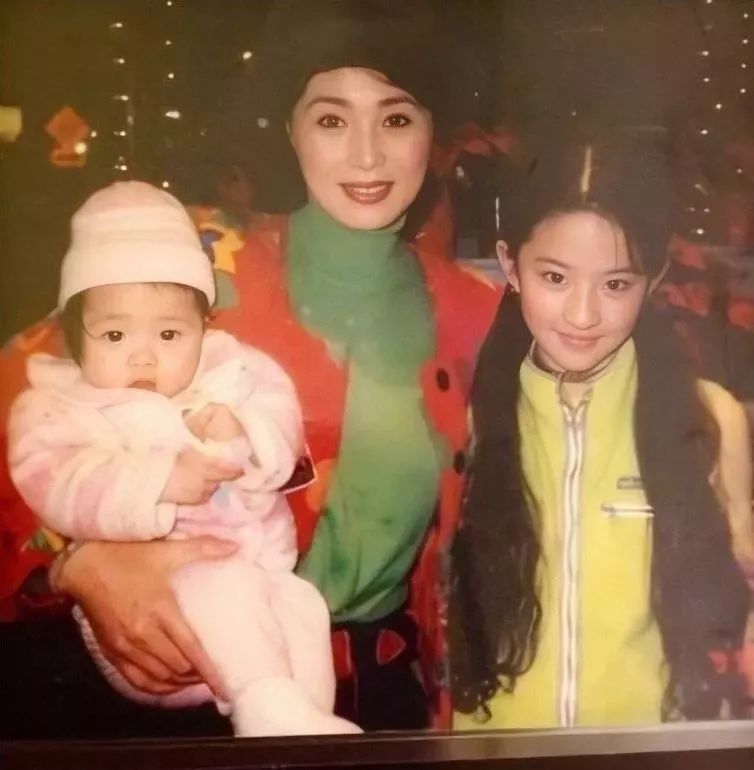 刘亦菲|刘亦菲起点高开，资源一线，但到最后有点一手好牌打得稀烂的感觉