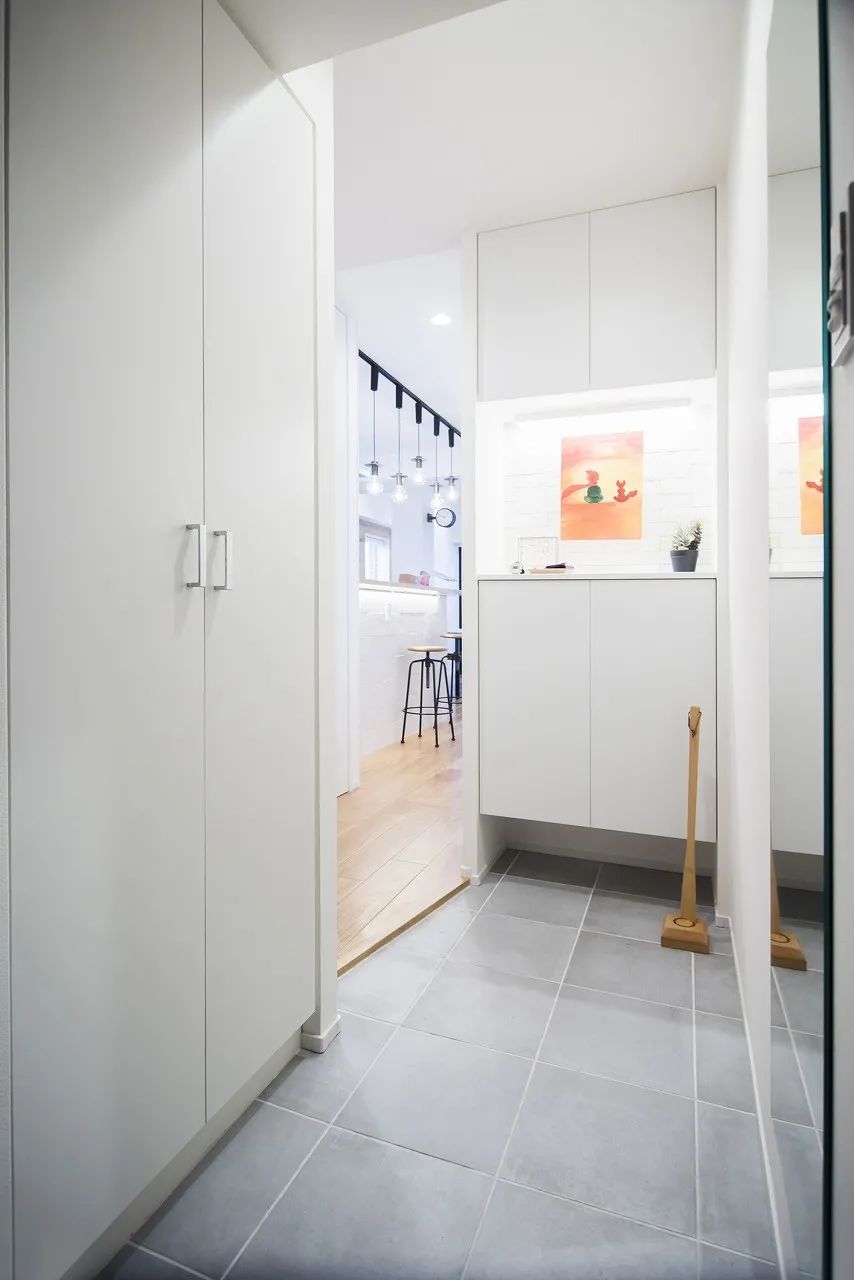 婴儿车|看了日本人的玄关设计，我发现了无数中国家庭的通病！