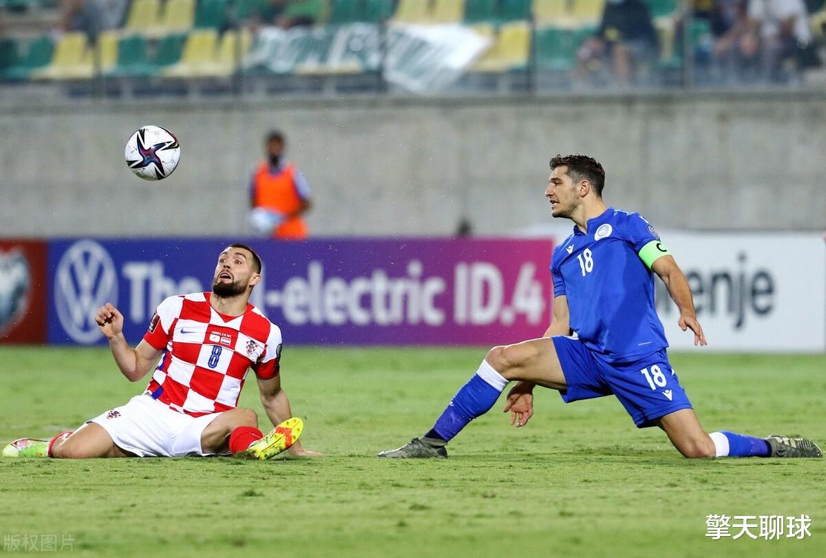 克羅地亞隊(duì)|3-0，世界亞軍踢瘋了，71%控球+轟29腳，坐穩(wěn)第一+甩歐洲冠軍7分