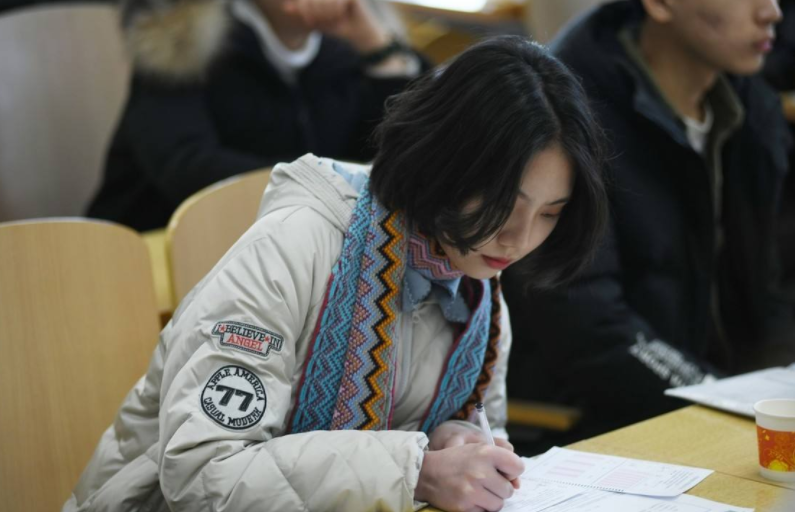 大学生|毕业多年才如梦初醒，民办三本和公办专科差距太明显，后悔选错了