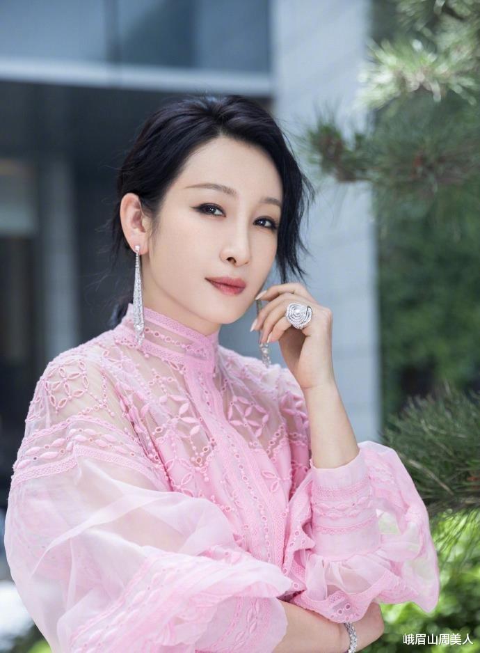 发型 被公认“丑”的女生发型，颜值再高也拯救不了，希望你没中