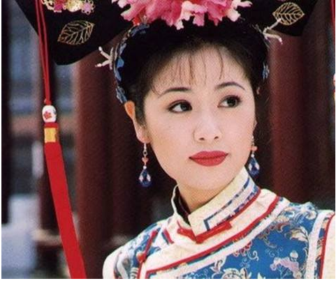 还珠格格|《还珠格格》23年后，小燕子老了，紫薇老了，唯她年近40仍像18岁