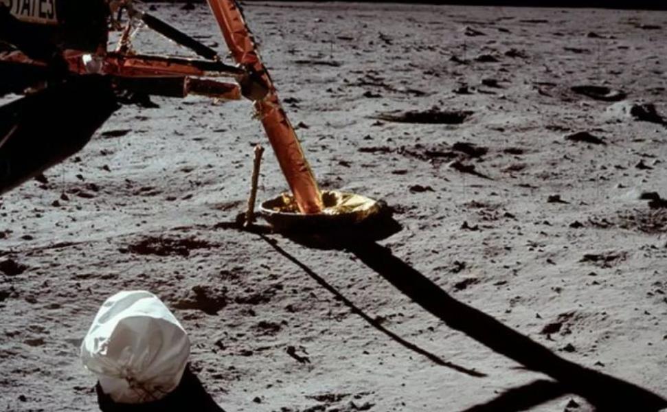 情微说 NASA要找回月球上的96袋纸尿裤？半世纪后，成“野生实验室”