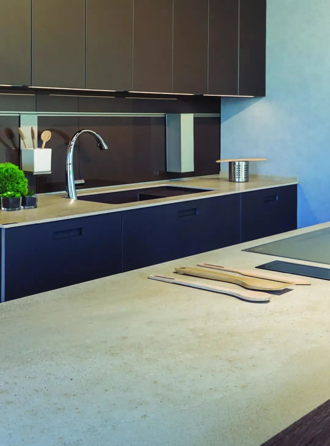 岩板是什么材料？装修时岩板怎么选？岩板怎么区分真假好坏？