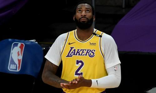 考辛斯|之前在自由市场的三个中锋：一退役一被喷，最被看衰的他混得最好