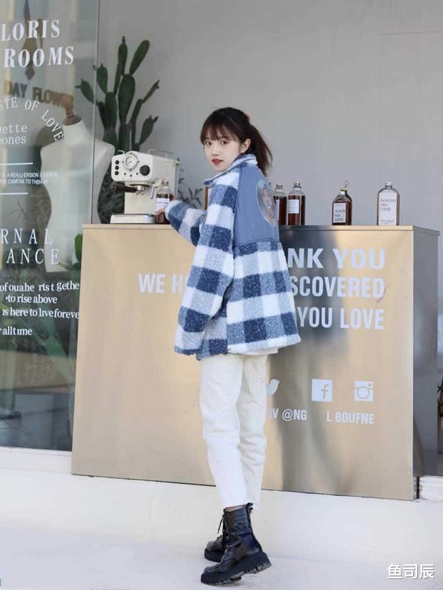 鱼司辰 秋冬的必备“靴子”，这4款让你美出新高度，既保暖又很耐看