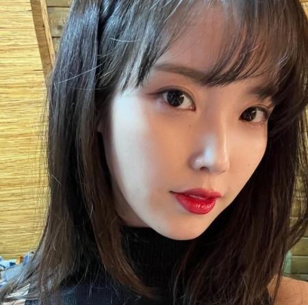 iu|先前跟张基河热恋时也这样做：IU被网友找出证据，怀疑她偷偷恋爱