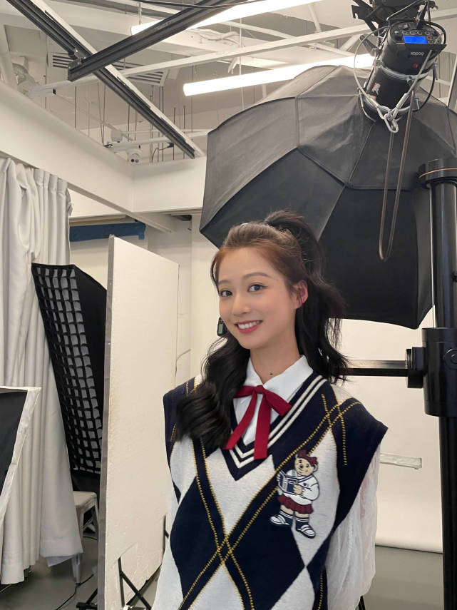 易烊千玺|冯琳初雪美照写真