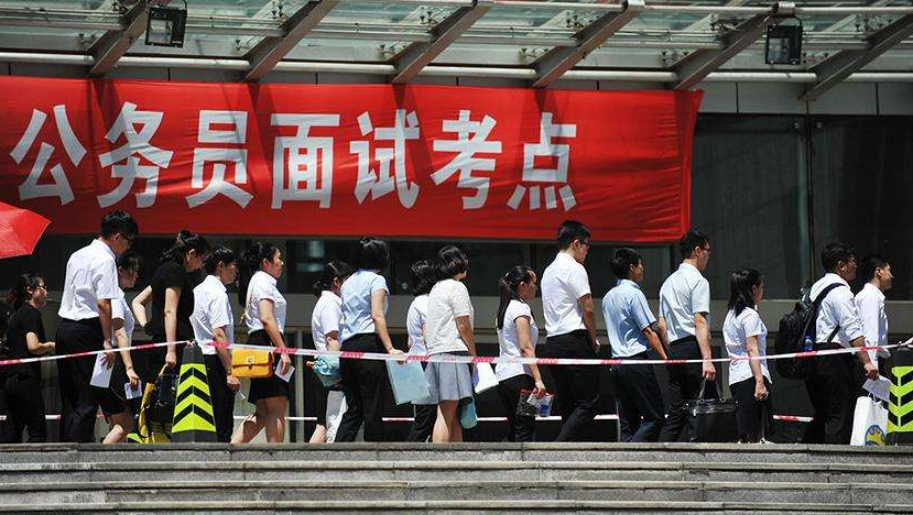 |“无编制公务员”兴起，35岁不是限制，往届生也有机会，别错过