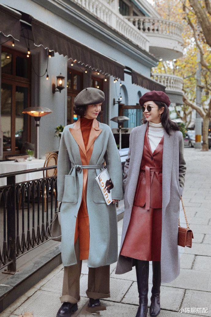 小陈聊搭配 秋冬这样穿“长外套+长靴”,显高又显瘦,值得微胖女性借鉴