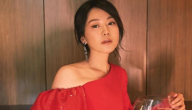 育儿心课堂|入行10年才演主角,人到中年无奈离异,闫妮的人生比你想得更艰难