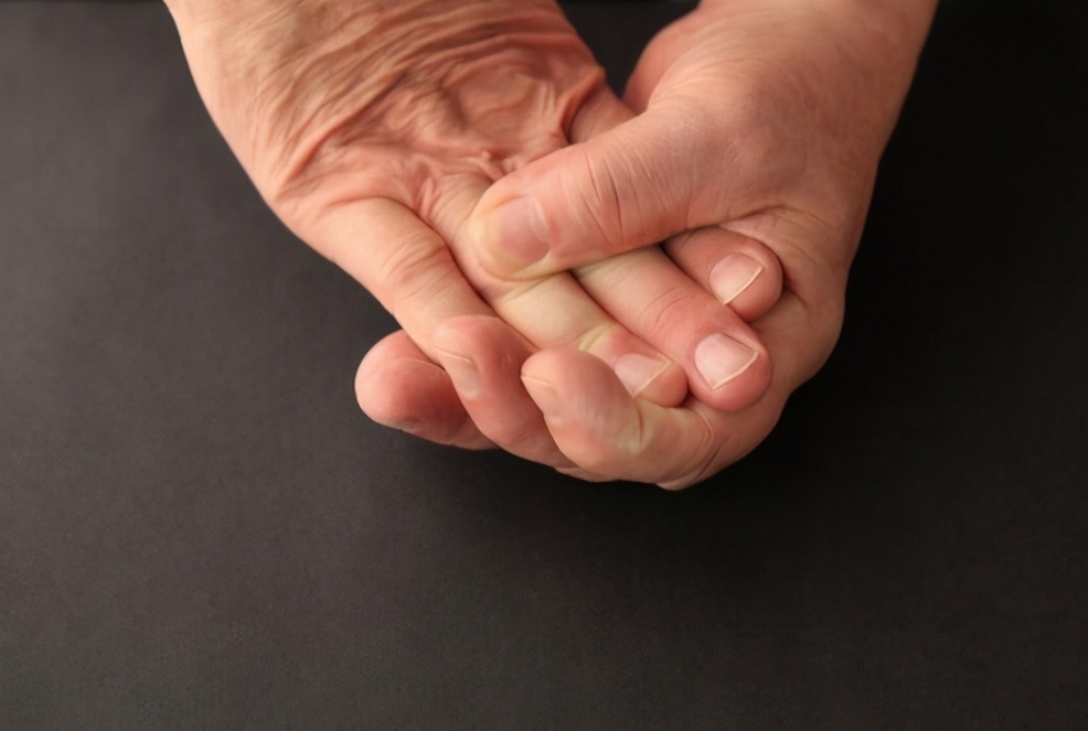 芹菜|降压“冠军”已找到，不是芹菜，每天随便吃两口，血压稳如山