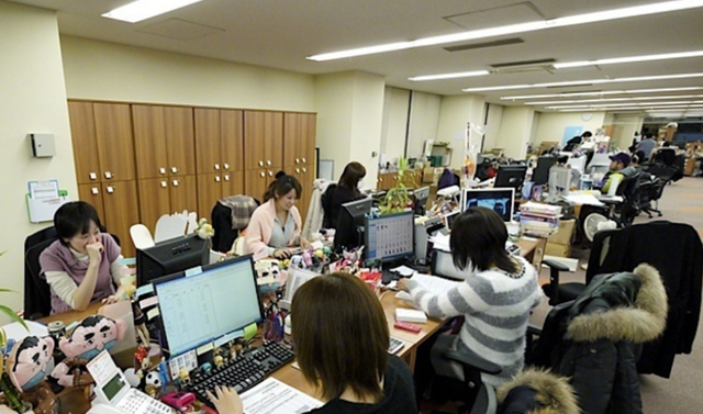 hr|我问HR公司是双休吗，HR无奈：“你才27岁，为何要选择安逸？”