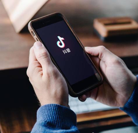 峰哥说表|每天刷抖音的你颈椎还好吗?这些小细节可千万不能大意