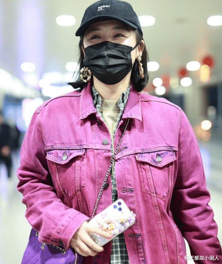 穿衣搭配|马思纯减肥成功穿衣好高级，粉外套却配绿内搭，营造违和的时尚感